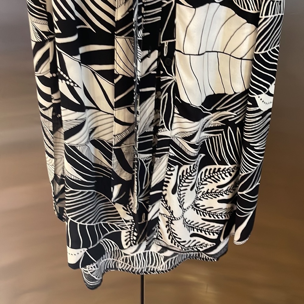 Farm Rio dress. - Picture 5 of 9